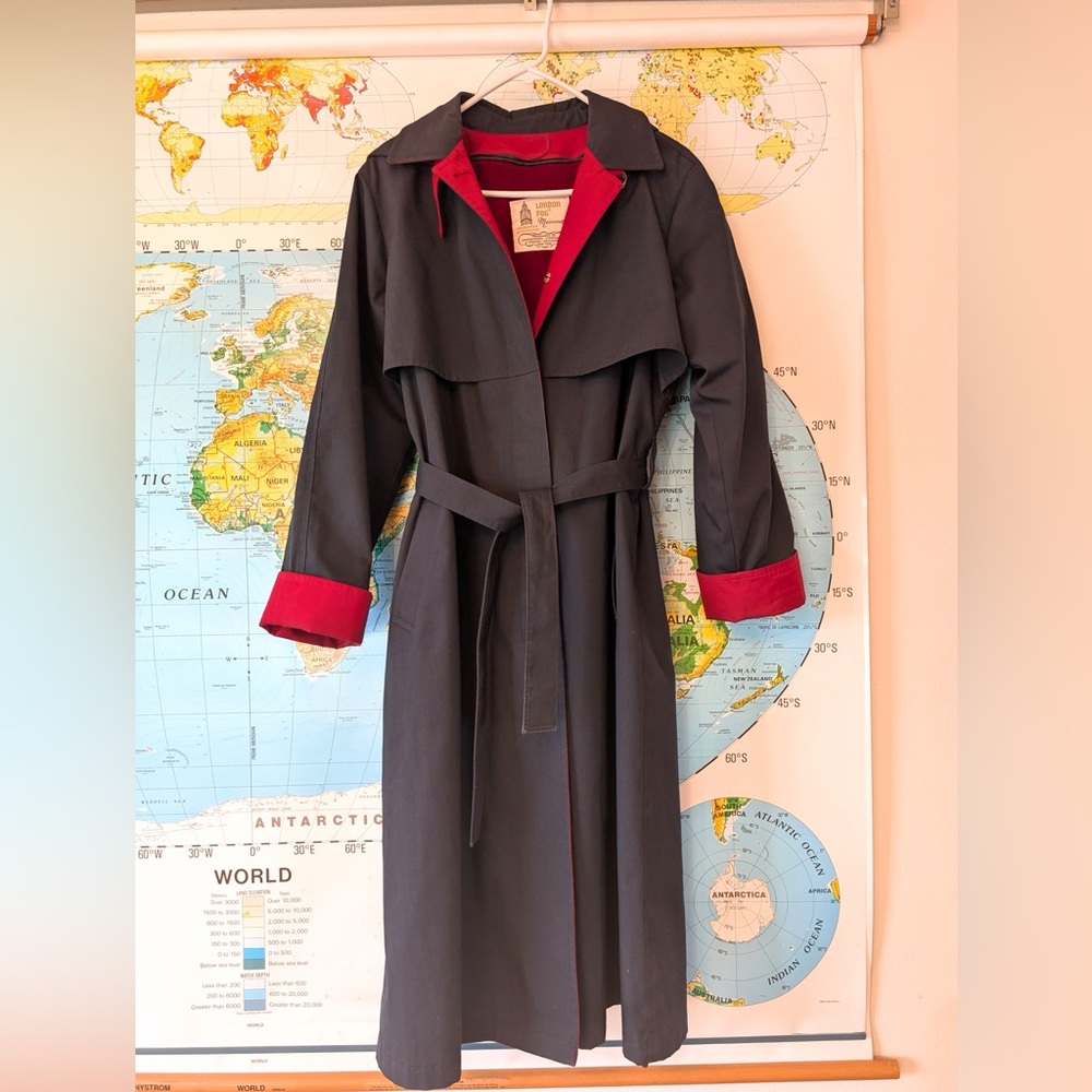 Vintage London Fog Navy Blue Trench Coat, zip out lining, removable hood, 12 M/L